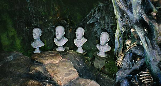 Programme PM Figurines Bustes Singing busts Phantom Manor Disneyland Paris 
